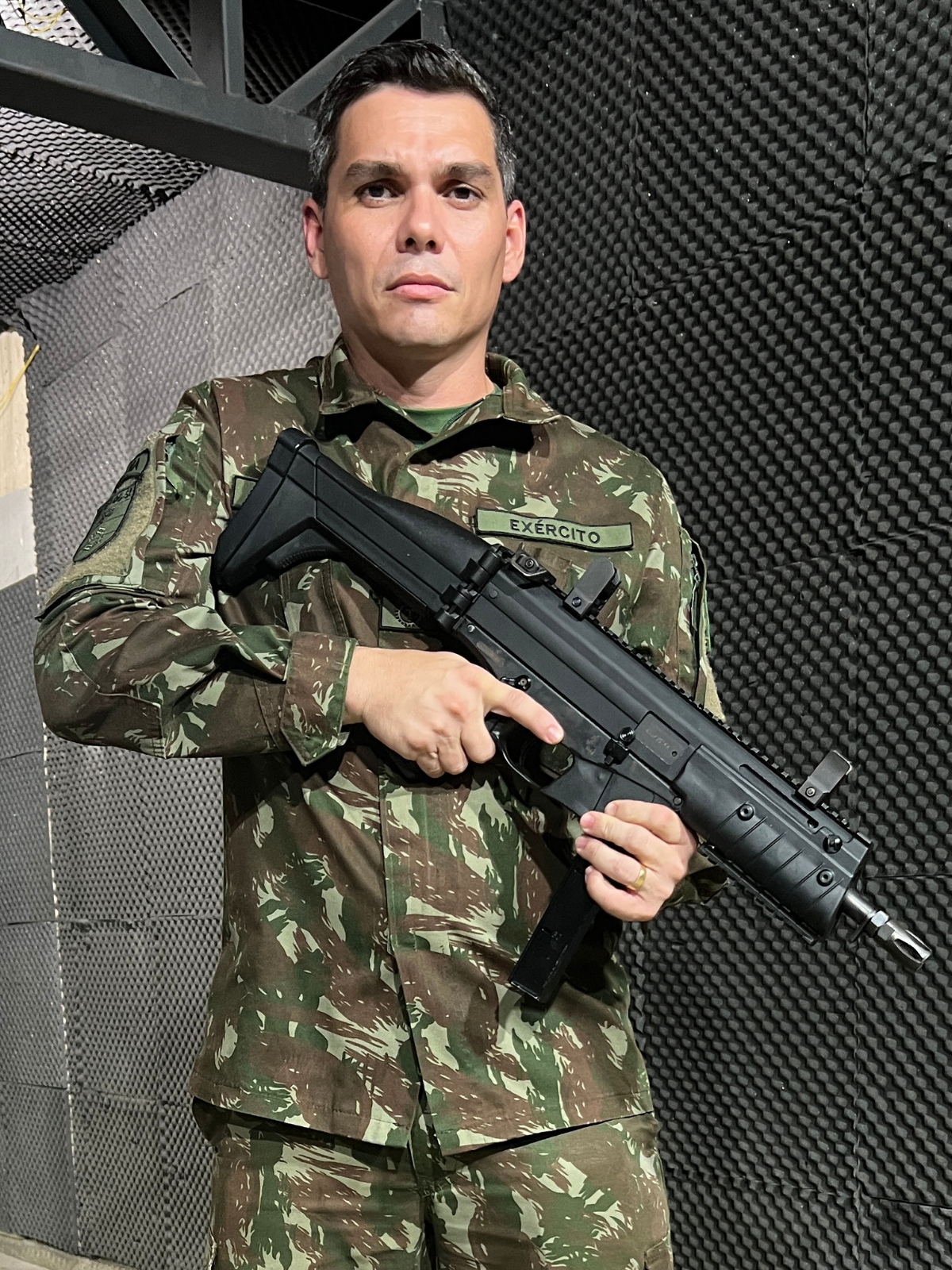 Landerson em serviço militar